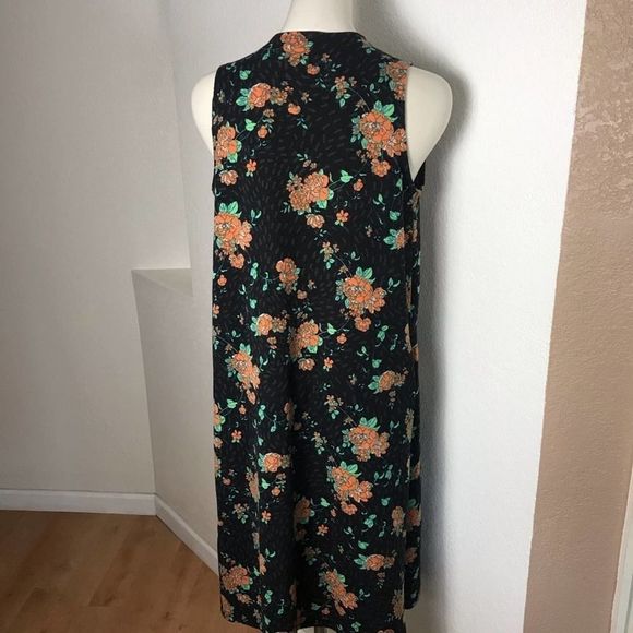 LulaRoe Joy Sleeveless Vest Small black floral - Picture 2 of 10